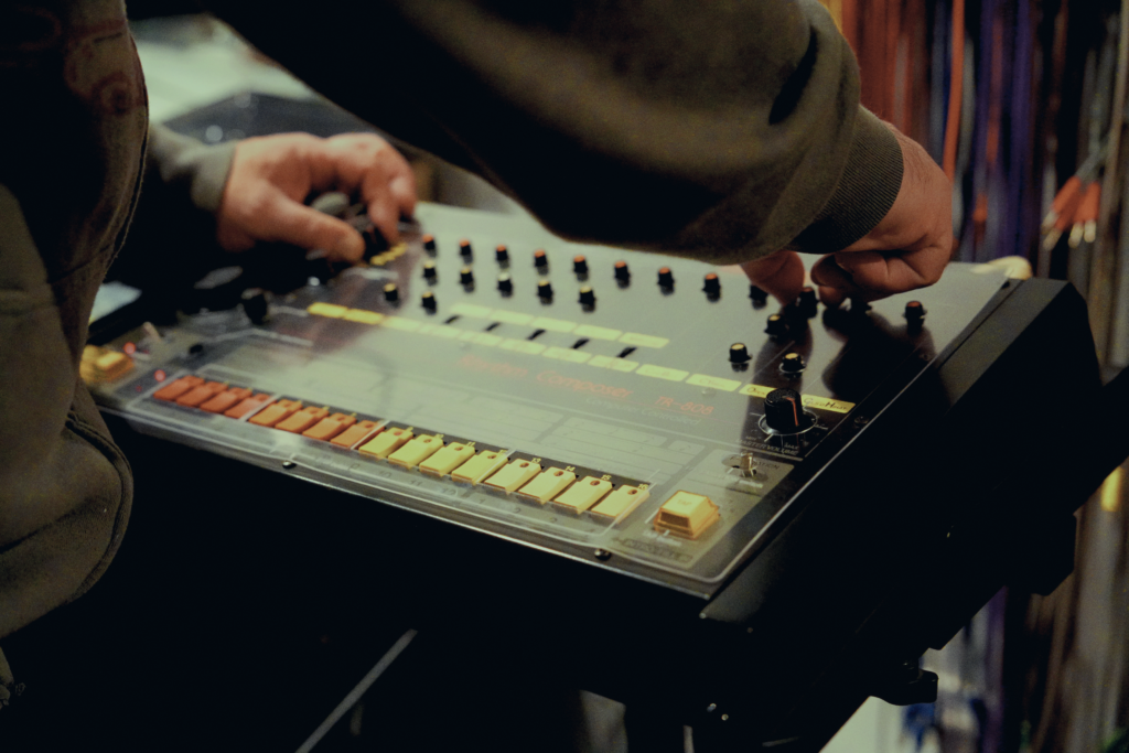 Modular synth performance through the Picó system
